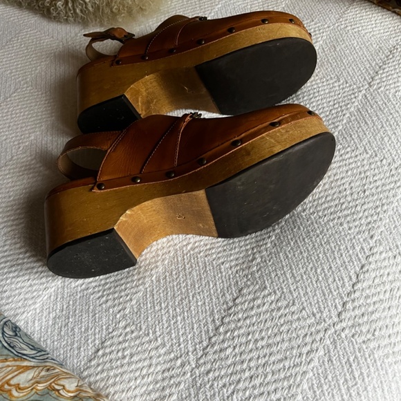 SILENT D CLOGS FROM ANTHROPOLOGY  size 40 (9) - Picture 2 of 7